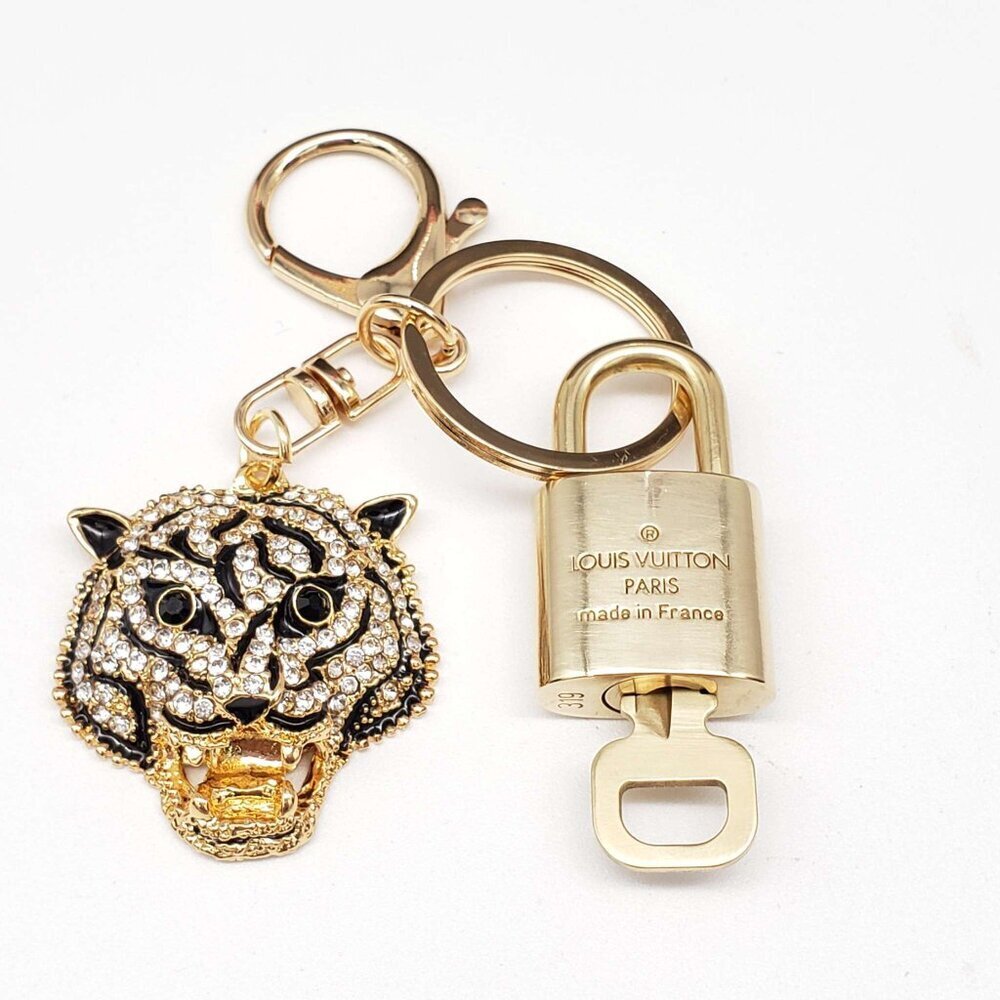 Authentic Louis Vuitton Lock & Key Gold ✨ Unbranded Keychain Bag Charm LV - Picture 5 of 7